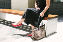 Load image into Gallery viewer, Sabrina - Cheetah Handbag w/ Clip-in Accessory Bag