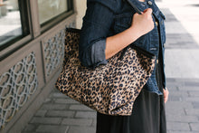 Load image into Gallery viewer, Sabrina - Cheetah Handbag w/ Clip-in Accessory Bag