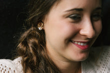 Load image into Gallery viewer, Stunning Reindeer Pearl-Stud Jewelry Set - Earrings & Necklace + FREE GIFT